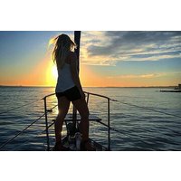 2-stündige Segeltour durch Lissabon bei Sonnenuntergang mit Wein
