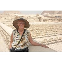 Ganztägige geführte private Tour zu den Pyramiden von Gizeh Dahshur Sakkara und Memphis
