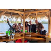 Schwimmende Tiki-Bar Lilo auf dem Ottawa River