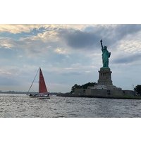 Privates Segeln um New York City und die Freiheitsstatue herum