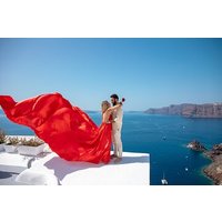 Flying Dress-Fotoshooting auf Santorini