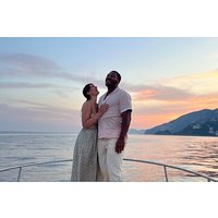 Bootsfahrt bei Sonnenuntergang entlang der Amalfiküste