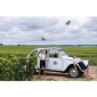 Citroën 2CV Burgund Vermietung und Verkostung im Château de Pommard