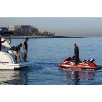 Erleben Sie Jet Ski in Dubai mit privatem Transfer