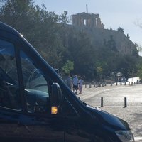 Privater Luxustransfer vom/zum internationalen Flughafen Athen