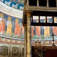 Private Tour zu unterirdischen Tempeln der St. Clemens Basilika