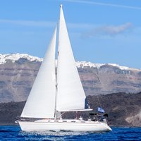 Santorini Private Daytime Sailing Tour mit Essen, Getränken & Transfer inbegriffen