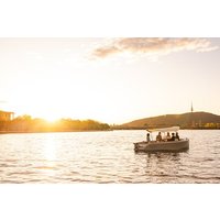Mieten Sie ein Elektroboot in Canberra